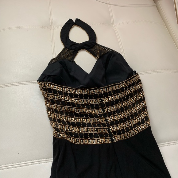 Dresses - Picture 6 of 6